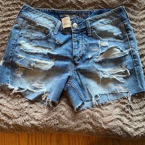 American Eagle Tomgirl shorts